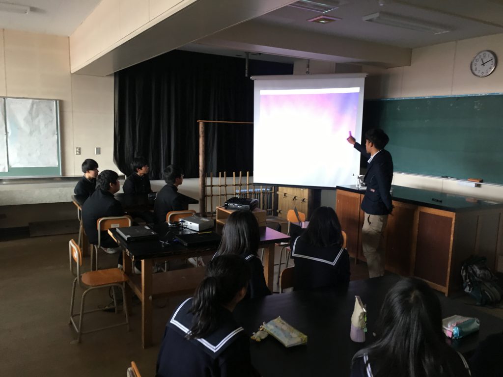 当別高校園芸科でドローンの体験実習を行いました。