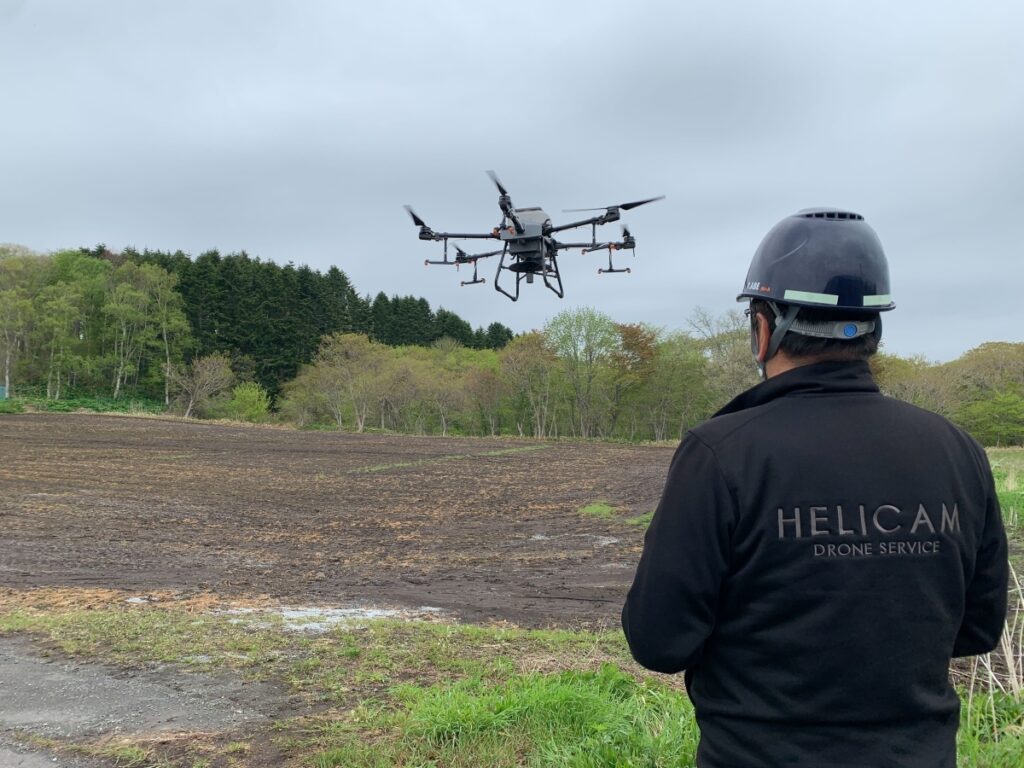 大型農業ドローン Agras T30 + D-RTK2で播種、Mavic 3 Enterprise + D-RTK2で現地測量を行いました。