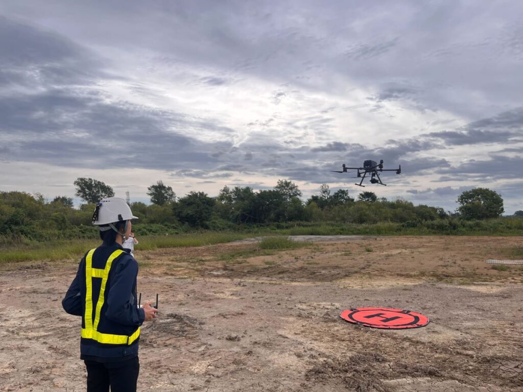 DJIの最新業務用ドローン M350RTK + 高精度空撮カメラP1を使用し出来型測量を行いました。