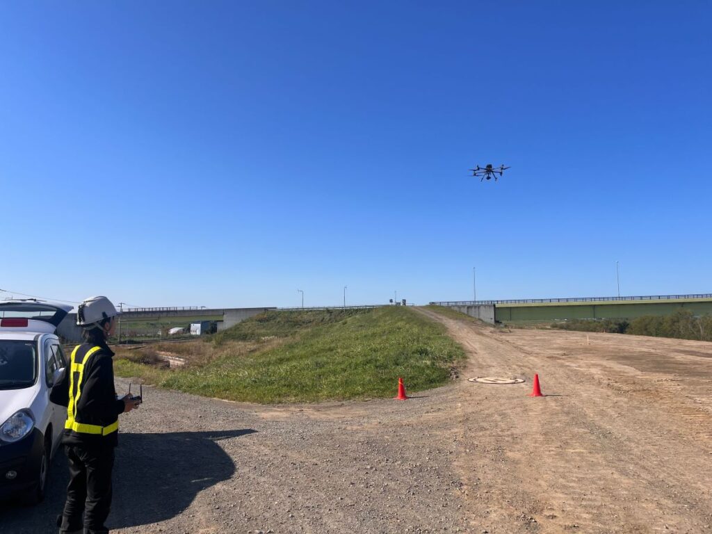 DJIの最新業務用ドローン M350RTK + 高精度空撮カメラP1を使用し農場様の出来型測量を行いました。