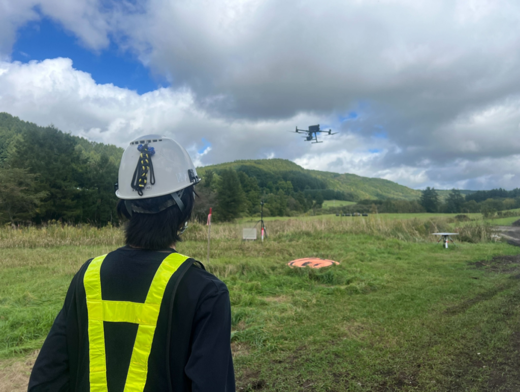 DJIの最新業務用ドローン M350RTK + 高度なLiDARシステムを搭載したZenmuse L2を使用しドローンレーザー計測 起工測量を行いました。