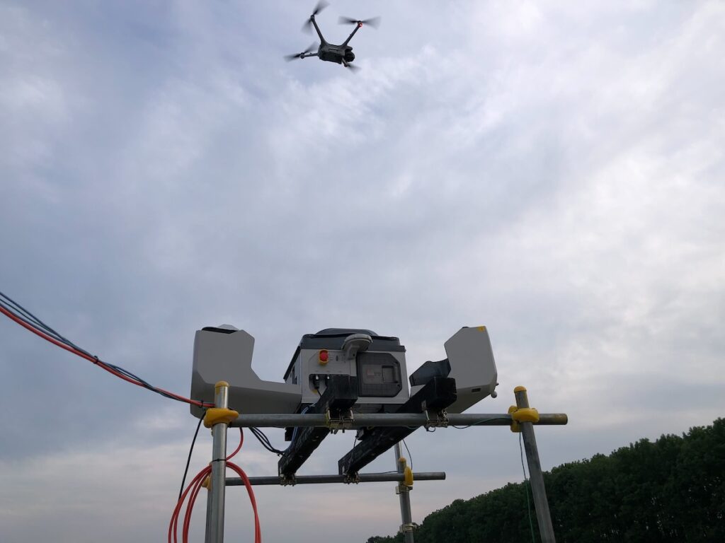 6/10 法人様の作業所にて DJI Dock3の設置・撮影を行いました。