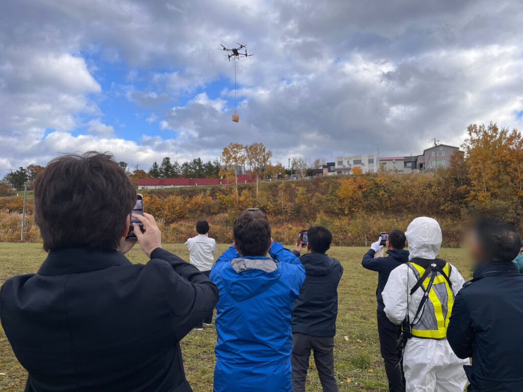北海道原子力防災総合訓練に参加し【DJI FlyCart 30】を使用し災害対応で物資を積み下ろしする実演しました。