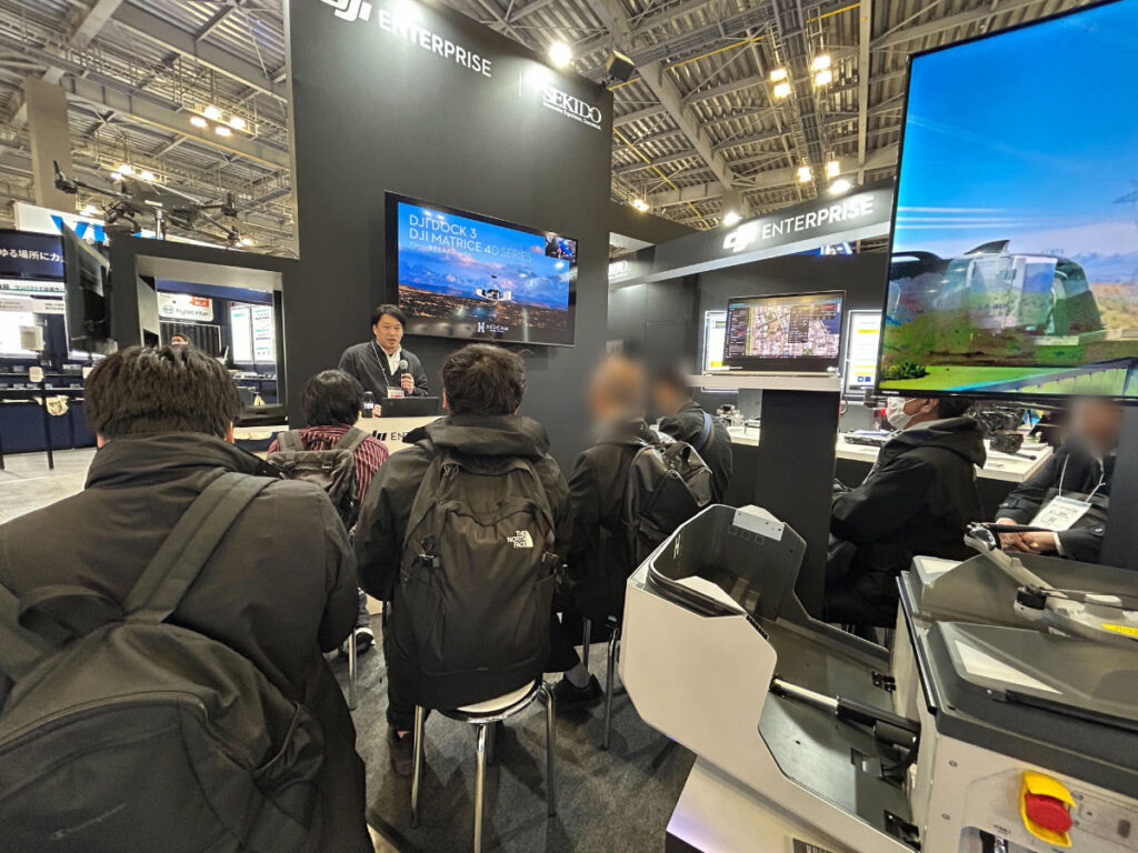 東京ビッグサイト【SECURITY SHOW 2026】｜SEKIDO様のDJI EnterpriseブースにHELICAMスタッフが登壇