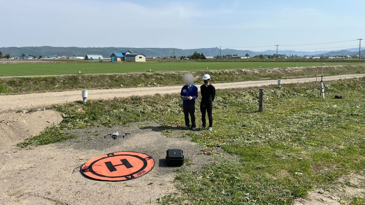 法人のお客様向けに、計測・空撮に強い産業用モデル【DJI Matrice 4E】の出張導入講習を行いました。